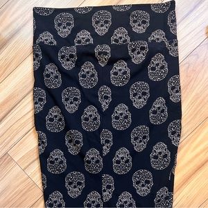 Torrid Skulls Pencil Skirt Size 2